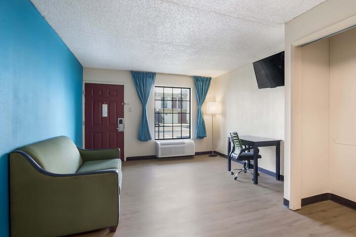 Studio 1 King Bed Kitchenette (2 of 13)