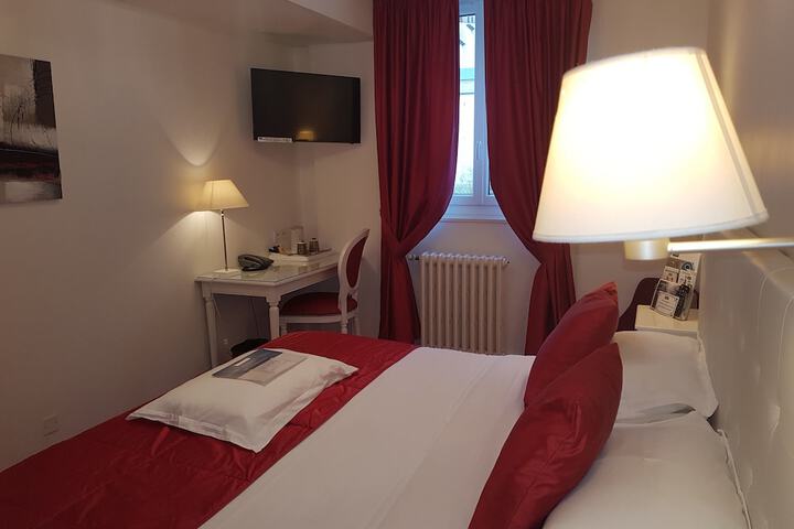 Room 10 of 225