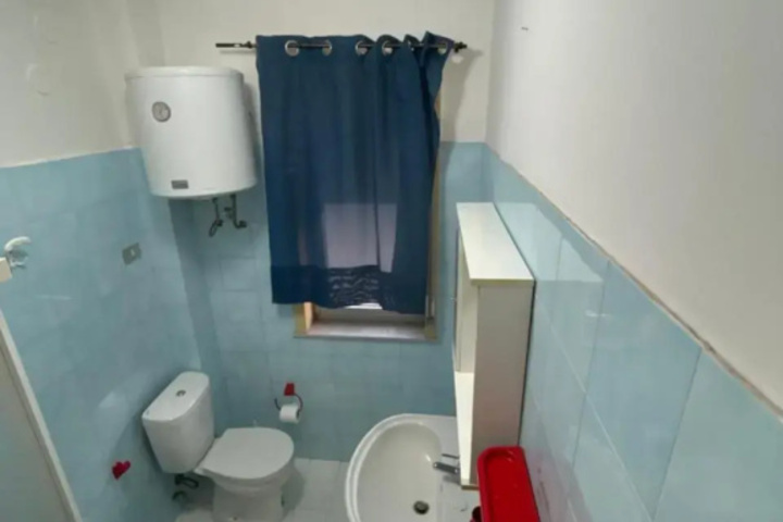 Room 8 of 17