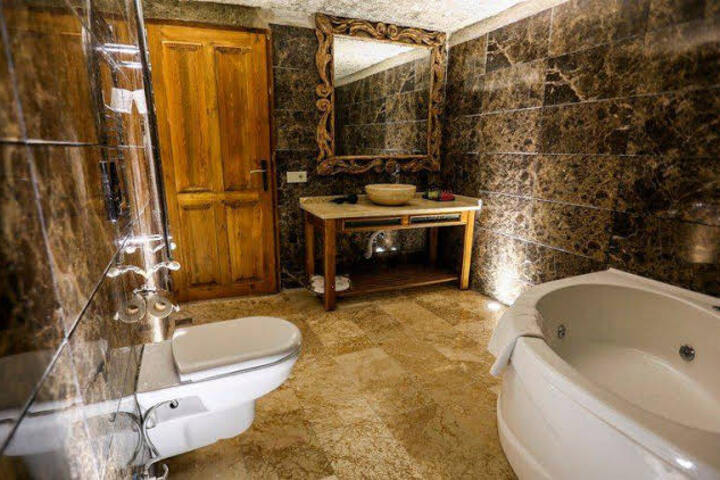 SPELUNCA CAVE HOTEL