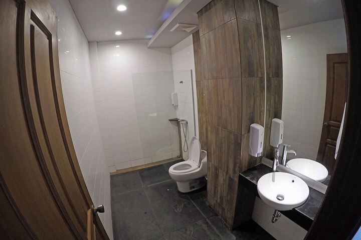 Room 16 of 25