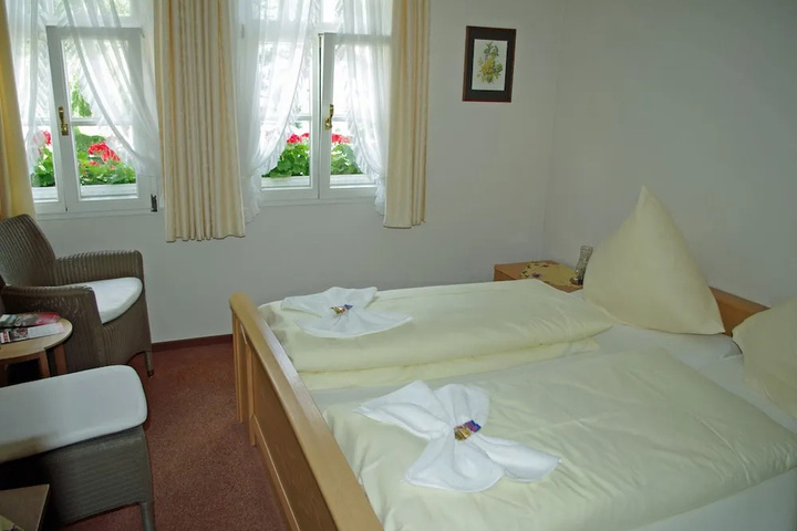 Room 2 of 7