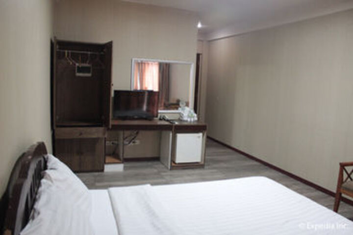 Room 27 of 79