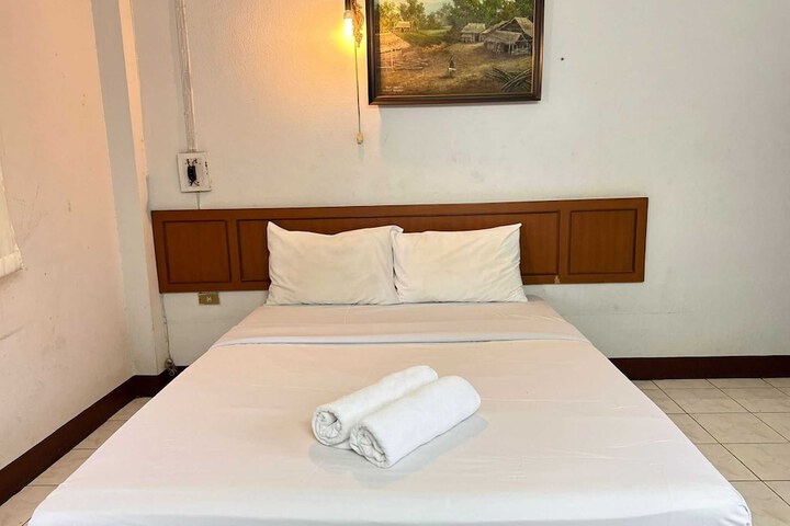 Room 12 of 25