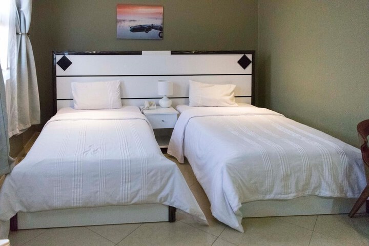 Room 7 of 48