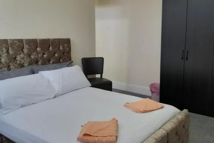 Room 3 of 5