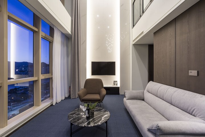 Room 42 of 55