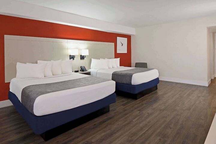 Room 40 of 135