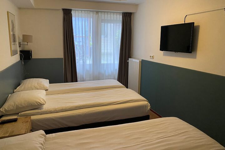Room 27 of 58