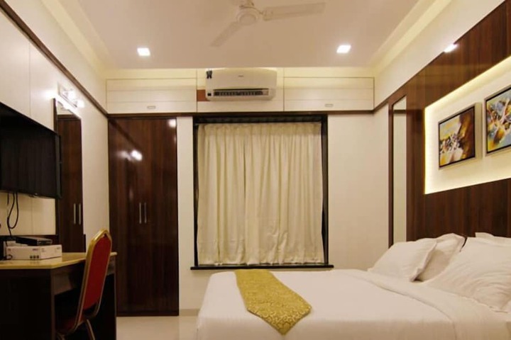 Room 8 of 36