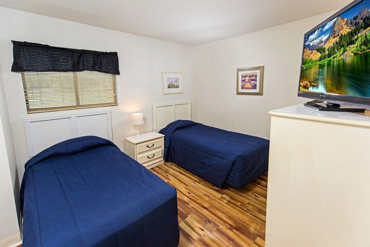 Room 10 of 109