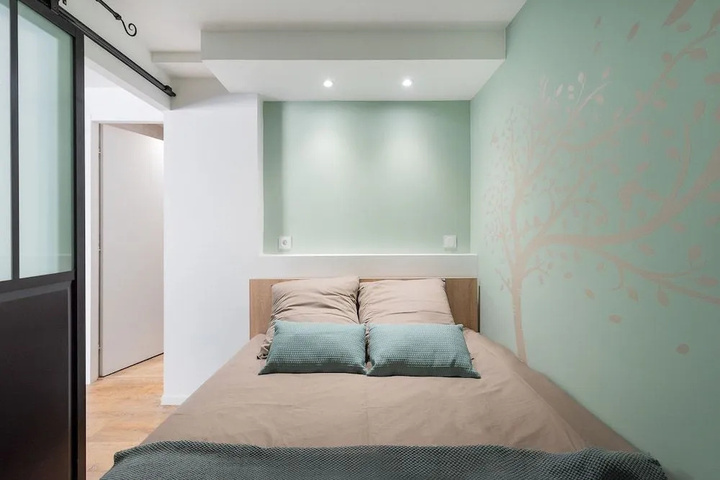 Room 8 of 17