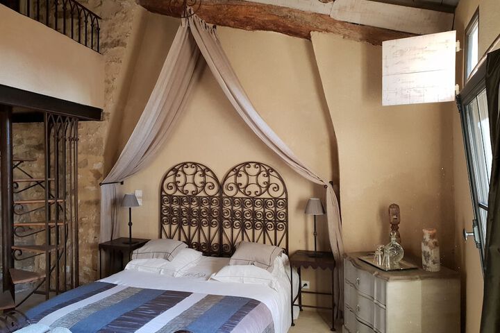 Room 8 of 71