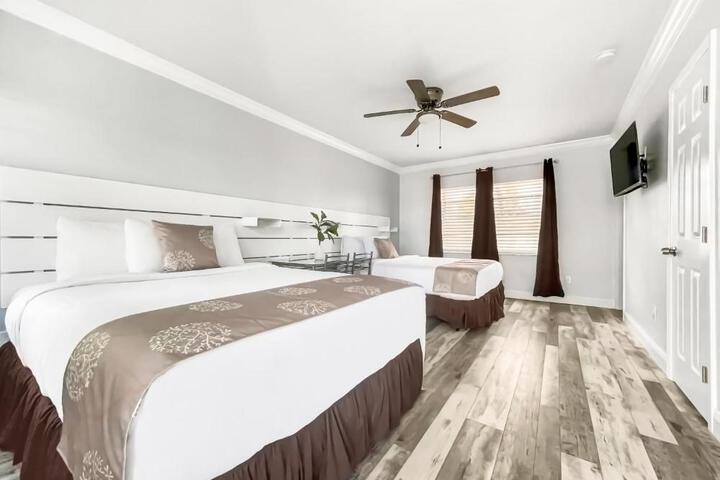 Family Double Room (2 of 2)