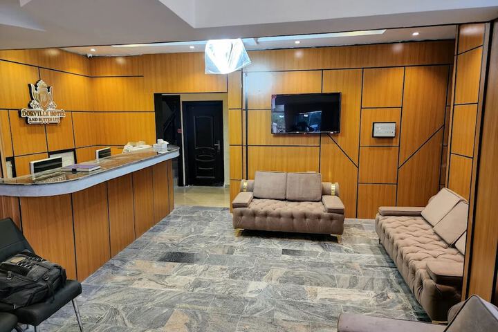 Dorville Hotel & Suites
