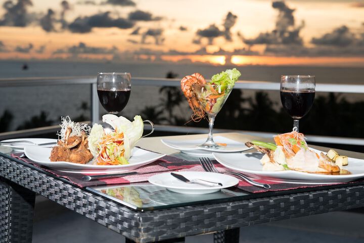 Dining 43 of 55