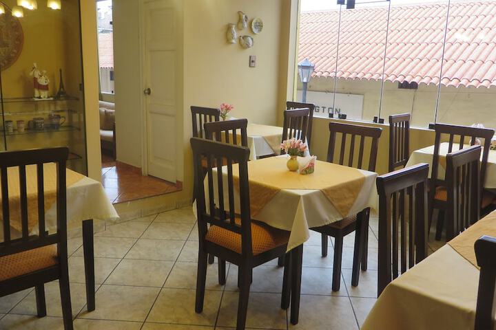 Dining 66 of 86