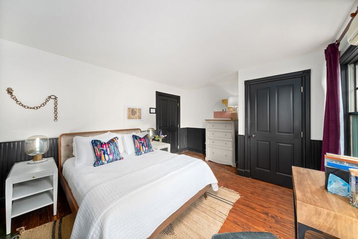 Room 42 of 172