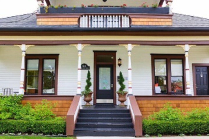 Hotel Exterior 34 of 671