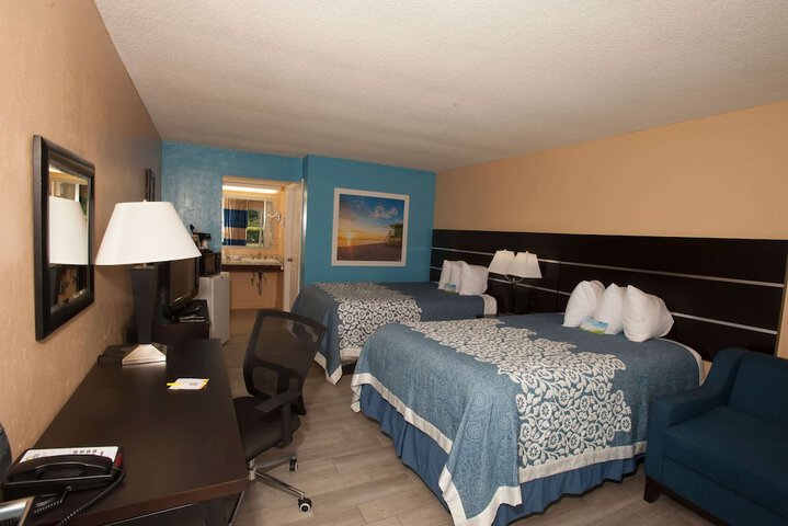 2 Double Beds Accessible (6 of 12)
