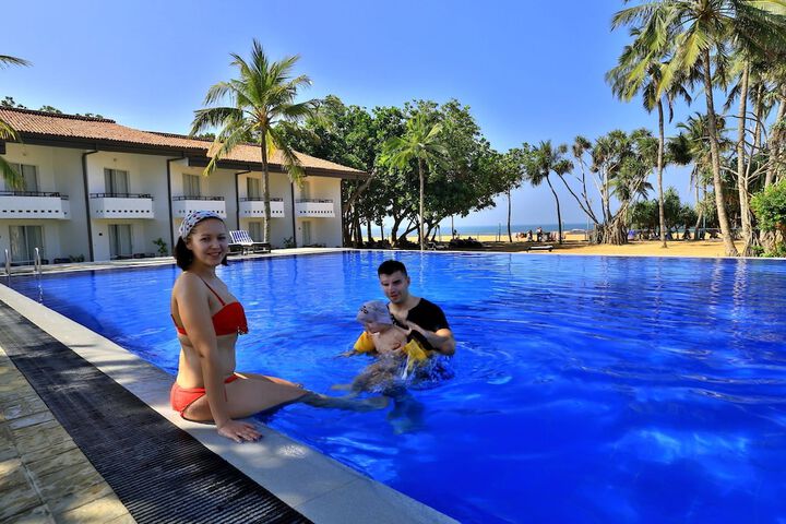 Hotel with Pool
