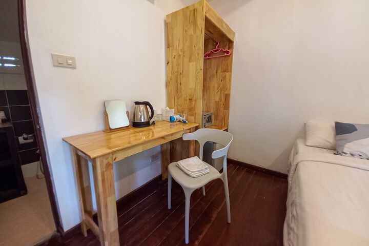 Room 12 of 112
