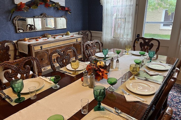 Dining 35 of 44