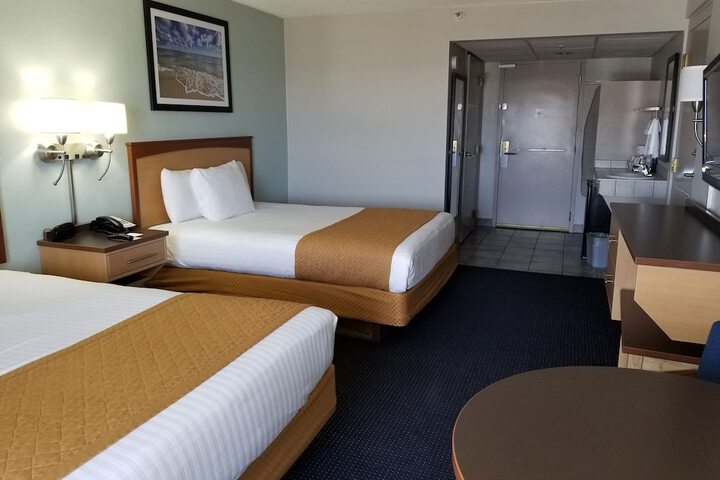Room 4 of 66