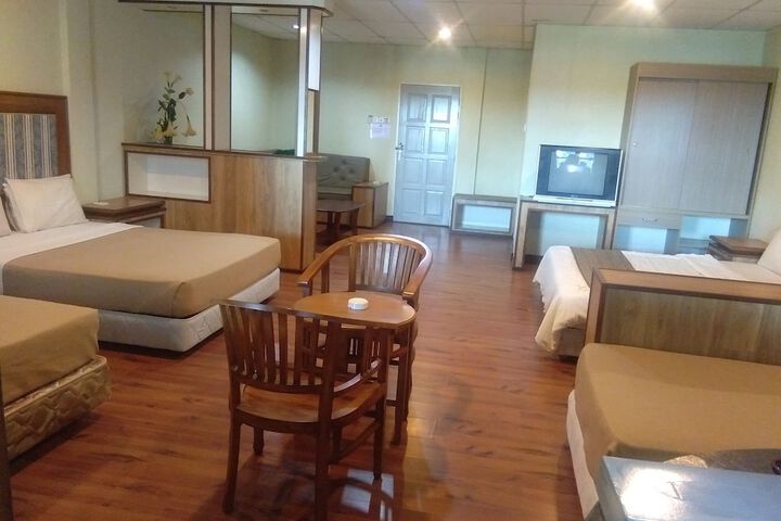 Room 13 of 42