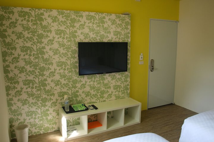 Room 10 of 41