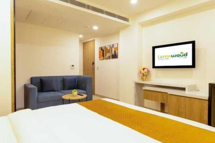Room 12 of 29