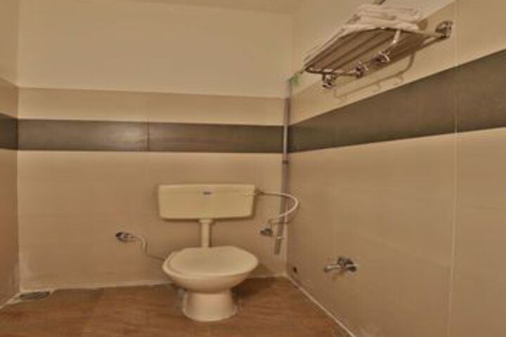 Room 2 of 25