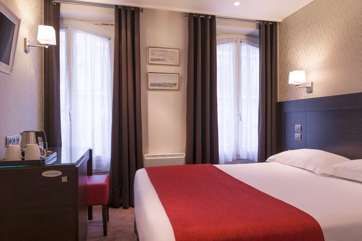 Room 8 of 34