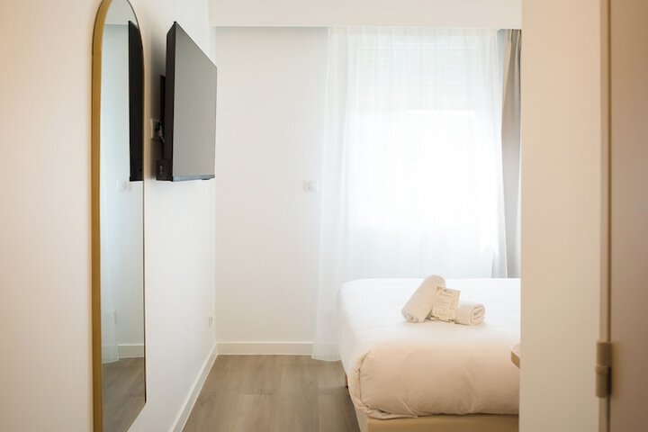 Room 32 of 127