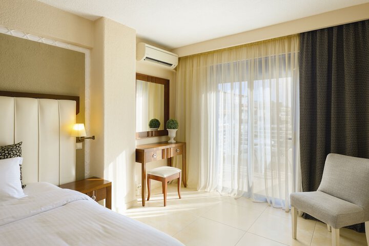 Room 36 of 142