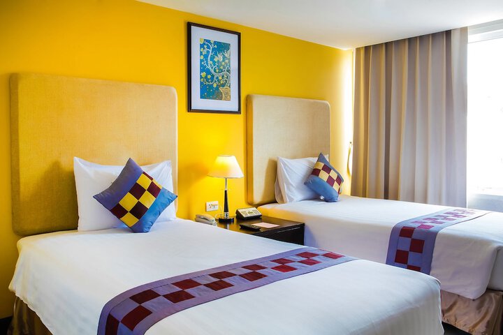 Room 3 of 16