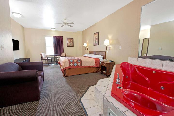 1 King Bed (3 of 14)