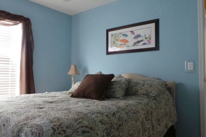 Room 10 of 37