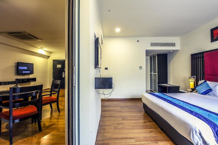 Room 4 of 34