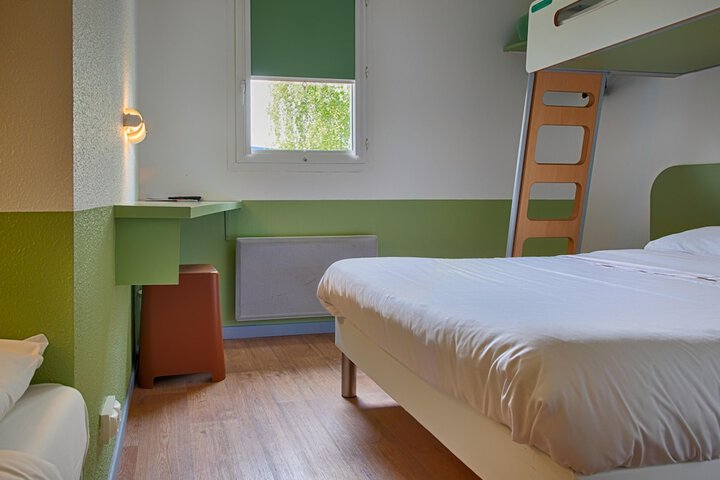 Room 6 of 22