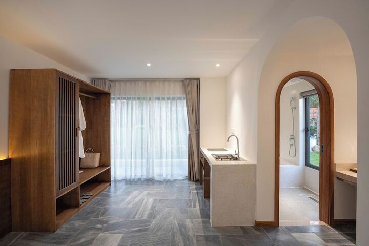 Room 5 of 75