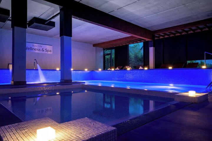 Pool 22 of 36