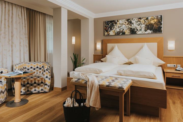 Room 16 of 193