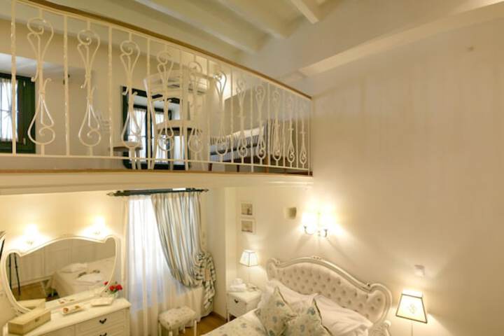 Room 8 of 29