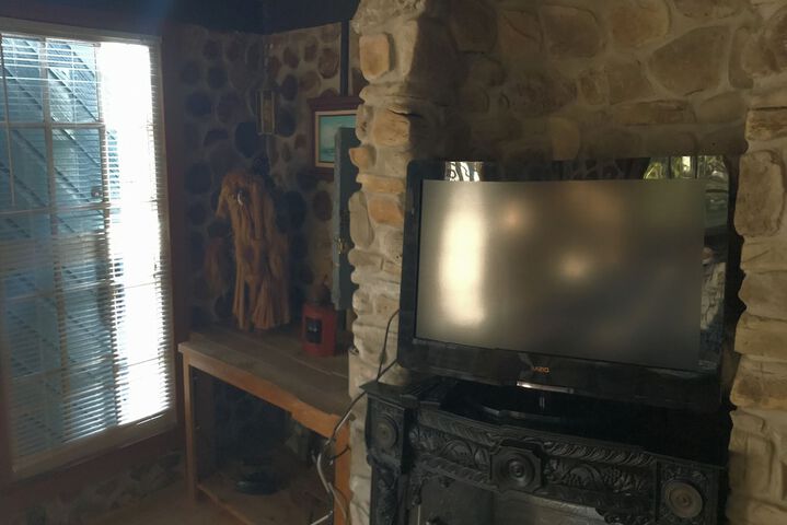 Room 42 of 146
