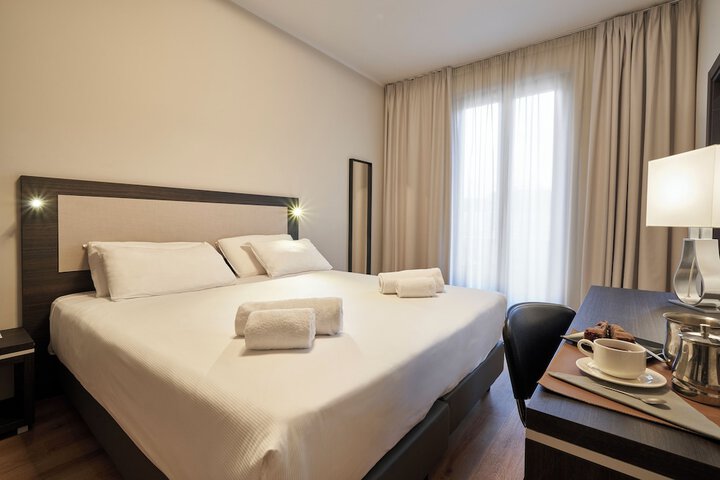 Room 4 of 26