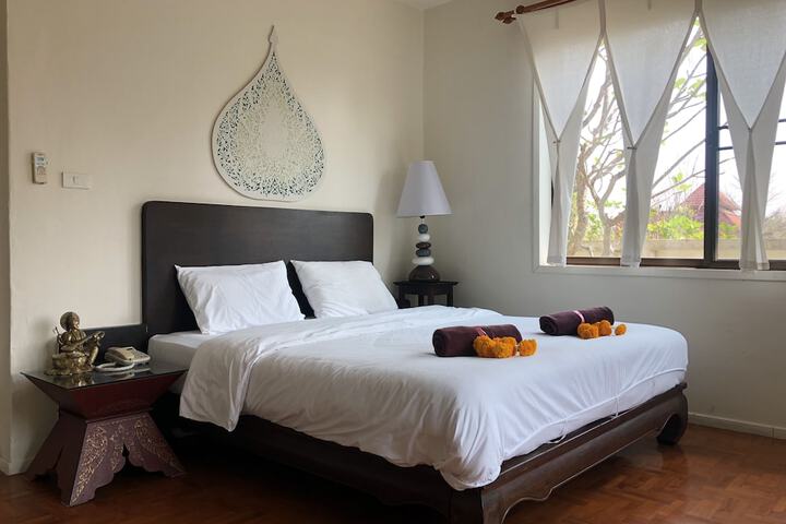 Room 8 of 115