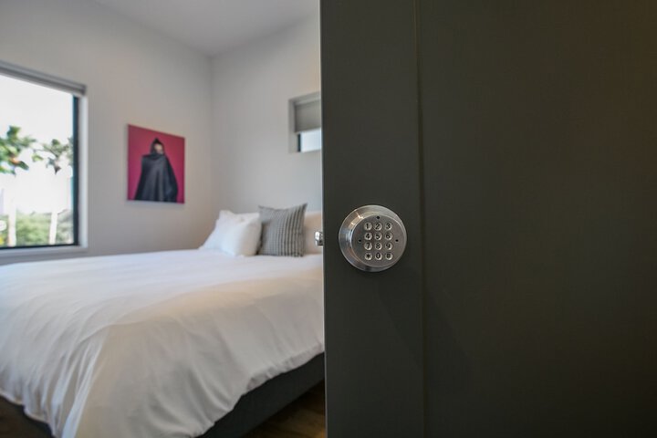 Room 25 of 61