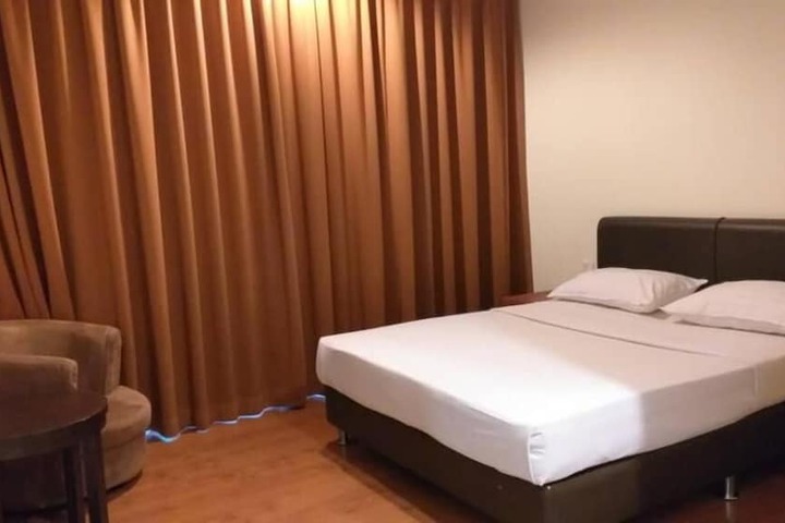 Room 18 of 60