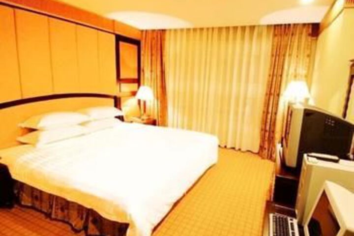 Room 7 of 36